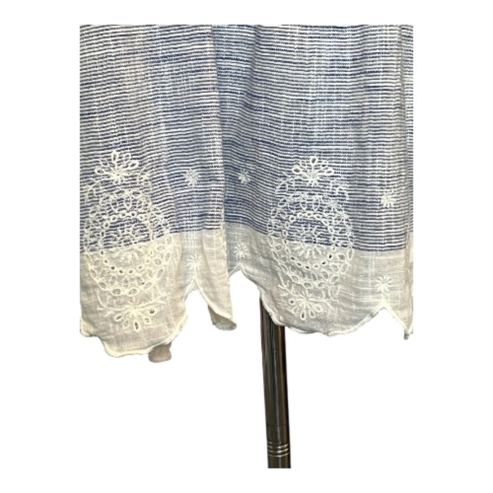 NWOT Sonoma blue & white embroidered hem short sleeve top – size XL - Picture 3 of 9